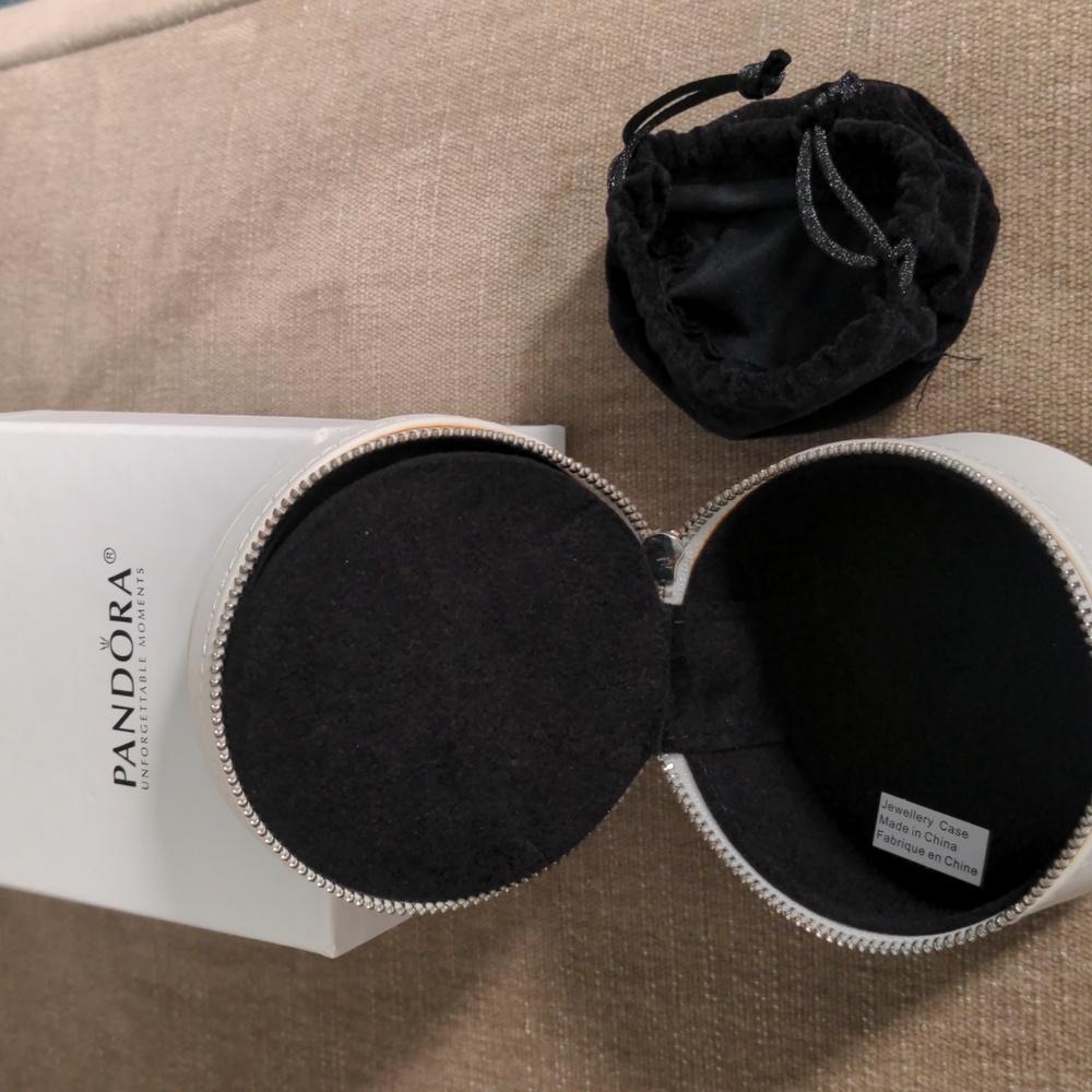 New Pandora White Round Jewelry Case + Box, Multi sections, Pouch, Travel - Picture 5 of 7